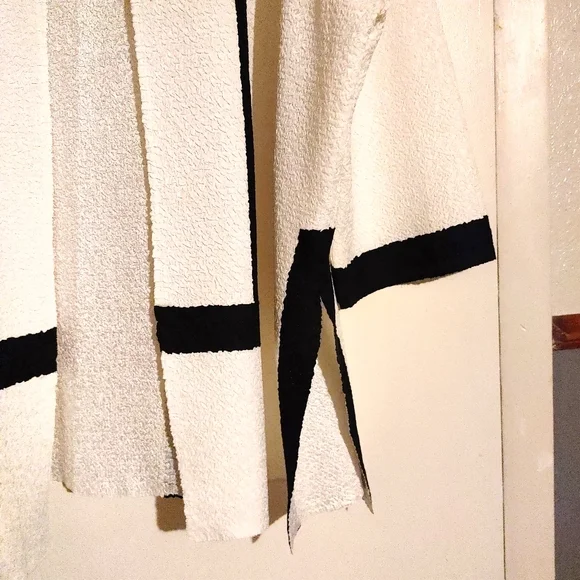 Catherines Black and White Jacket/Sweater Size 1X 18/20W - Picture 6 of 8